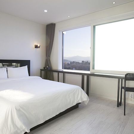 Hotel Swan Gangneung Bagian luar foto
