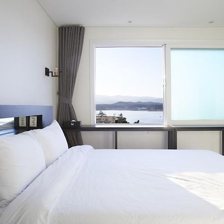Hotel Swan Gangneung Bagian luar foto