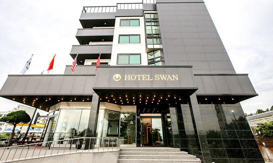 Hotel Swan Gangneung Bagian luar foto