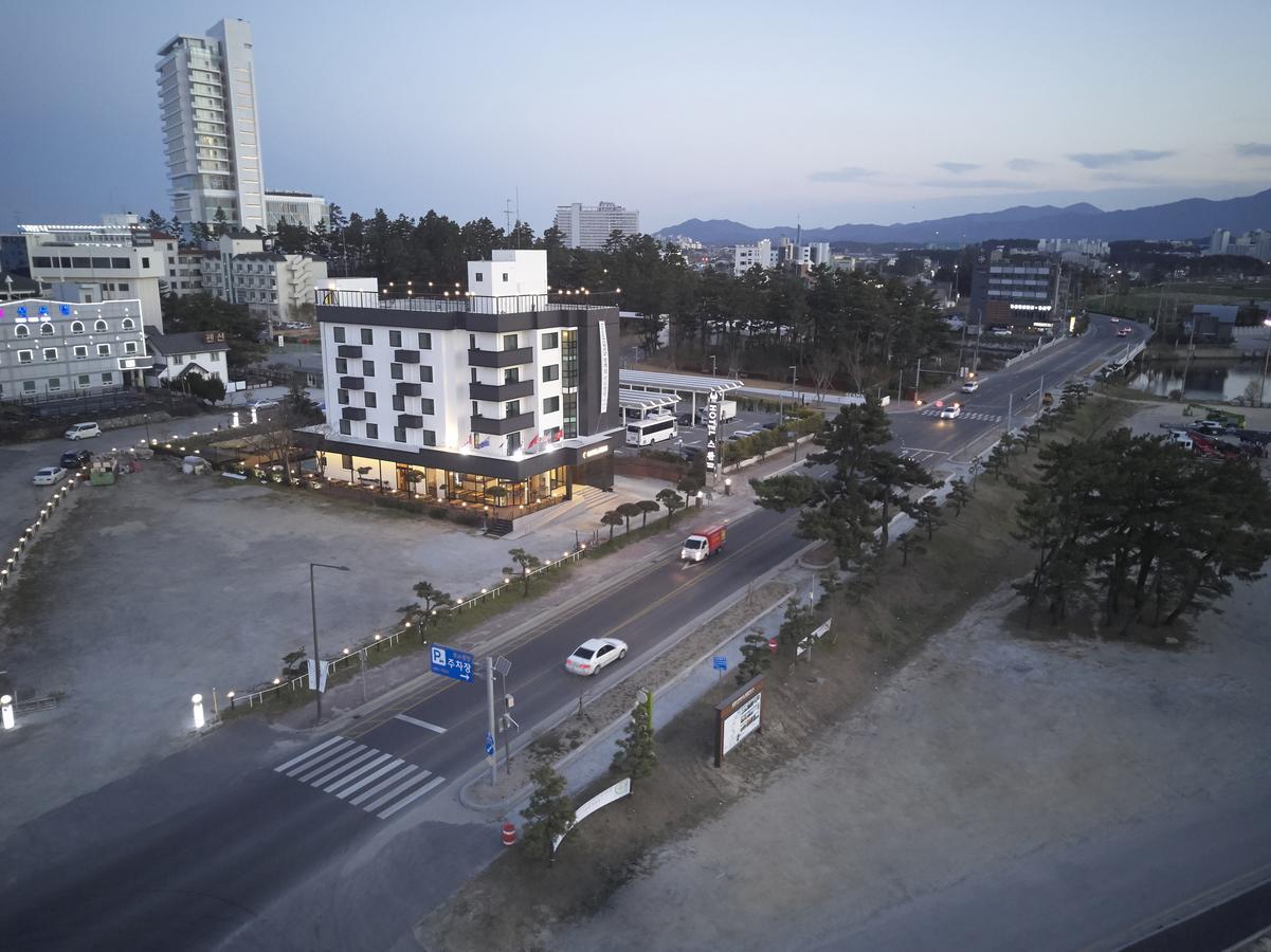Hotel Swan Gangneung Bagian luar foto