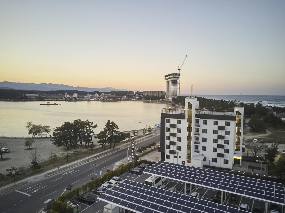 Hotel Swan Gangneung Bagian luar foto